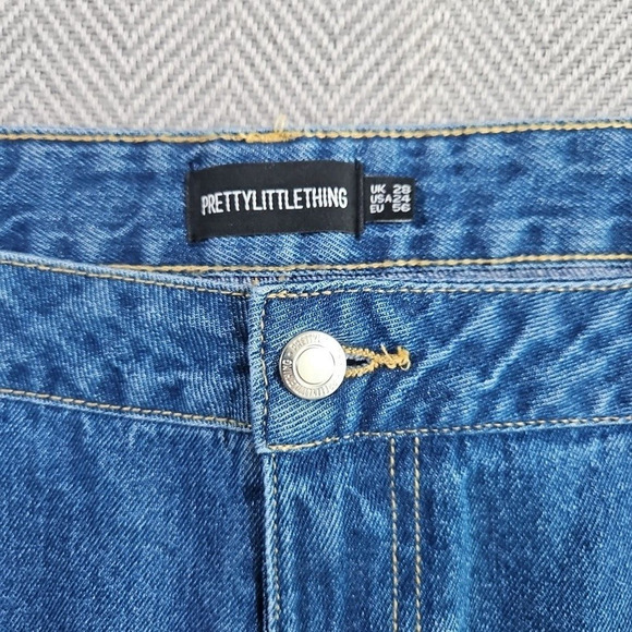 Pretty Little Thing Women's Jean Size 24 Recycled Plus Mid Blue Washed New w Tag - Picture 12 of 16